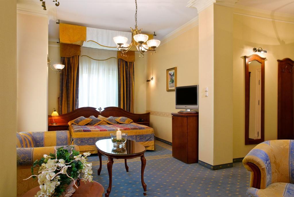 Hotel Aleksander Włocławek Екстериор снимка